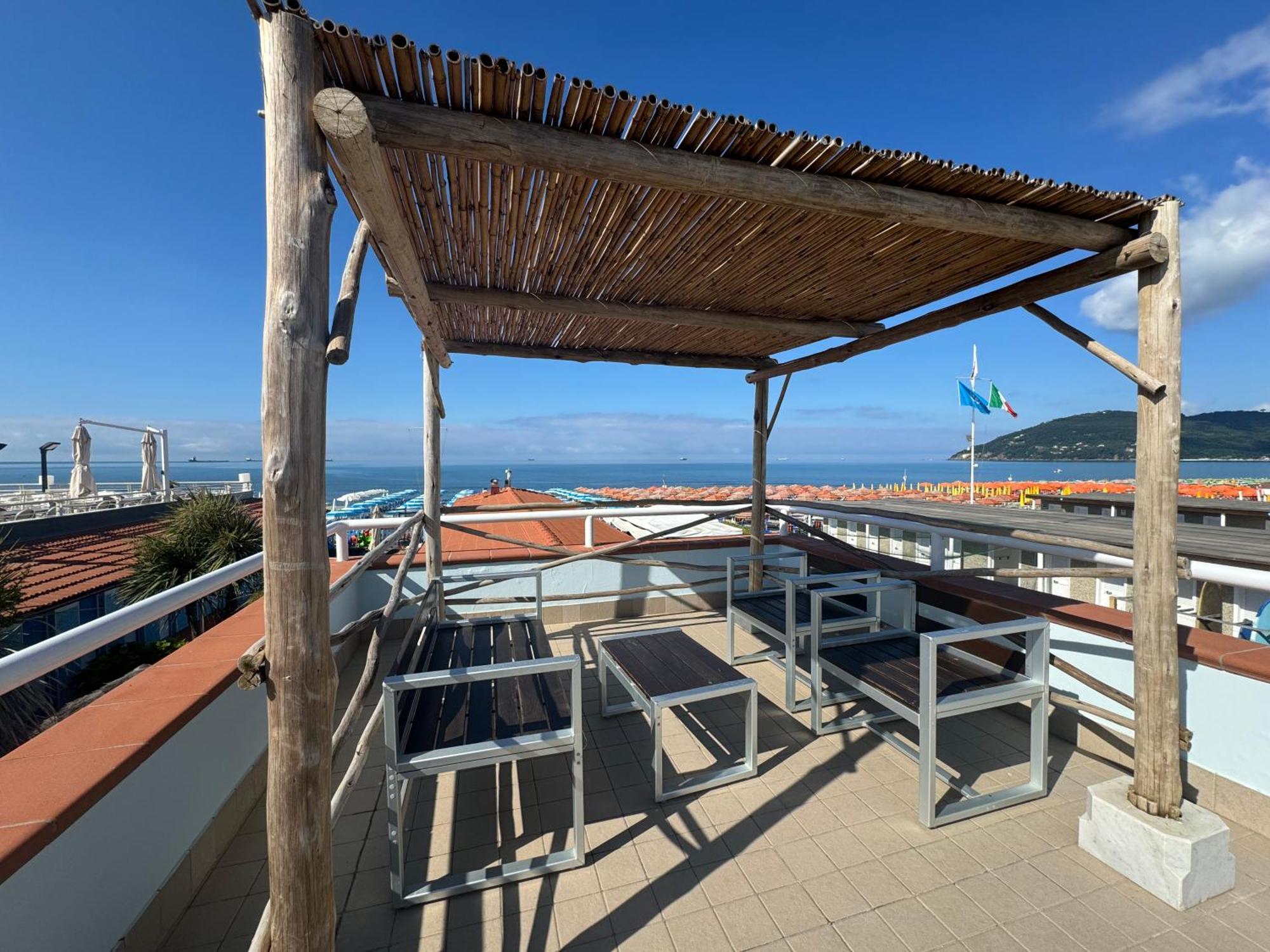 Hotel Bagno Stella Del Mare مارينا دي كارّارا المظهر الخارجي الصورة